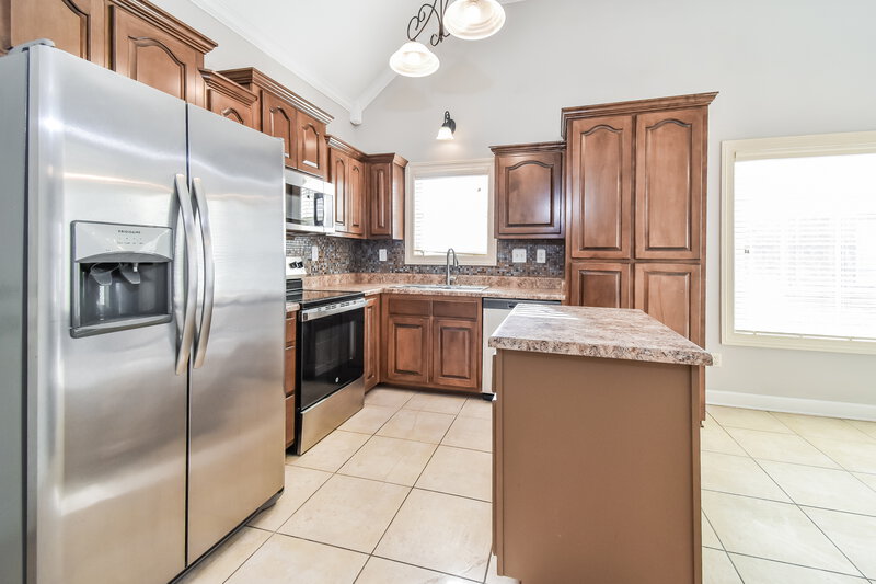 1,990/Mo, 3317 Champion Hills Drive Southaven, MS 38672 Kitchen View