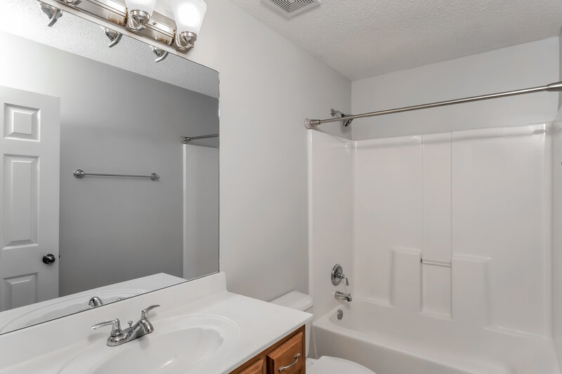 1,730/Mo, 50 Willow Crest Cv Somerville, TN 38068 Bathroom View