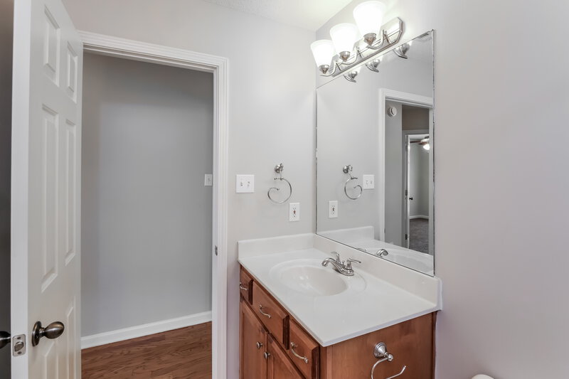 1,730/Mo, 50 Willow Crest Cv Somerville, TN 38068 Bathroom View 2