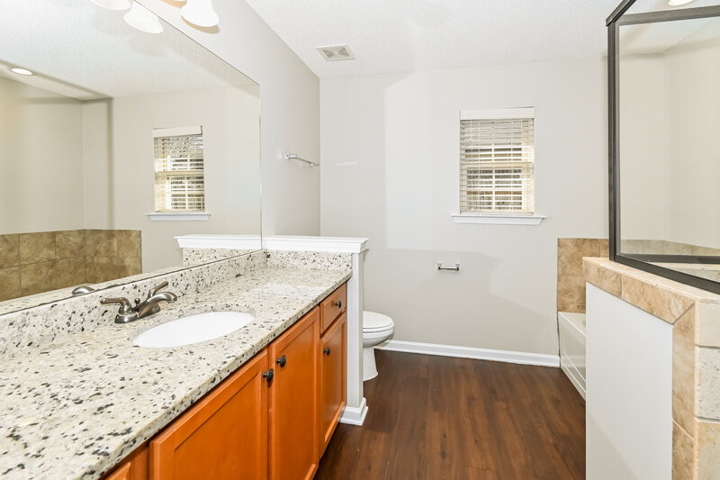 2,075/Mo, 9446 Eckley Pl Cordova, TN 38018 Main Bathroom View