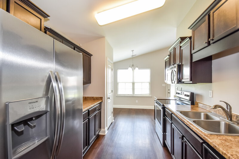 2,045/Mo, 8896 Willa Jean Cv Southaven, MS 38671 Kitchen View 2