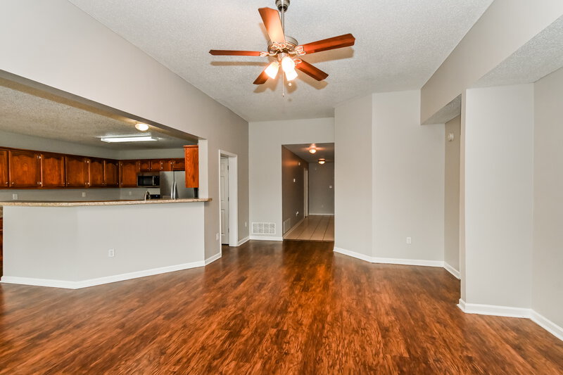 2,275/Mo, 5727 Hunters Chase Southaven, MS 38672 Living Room View