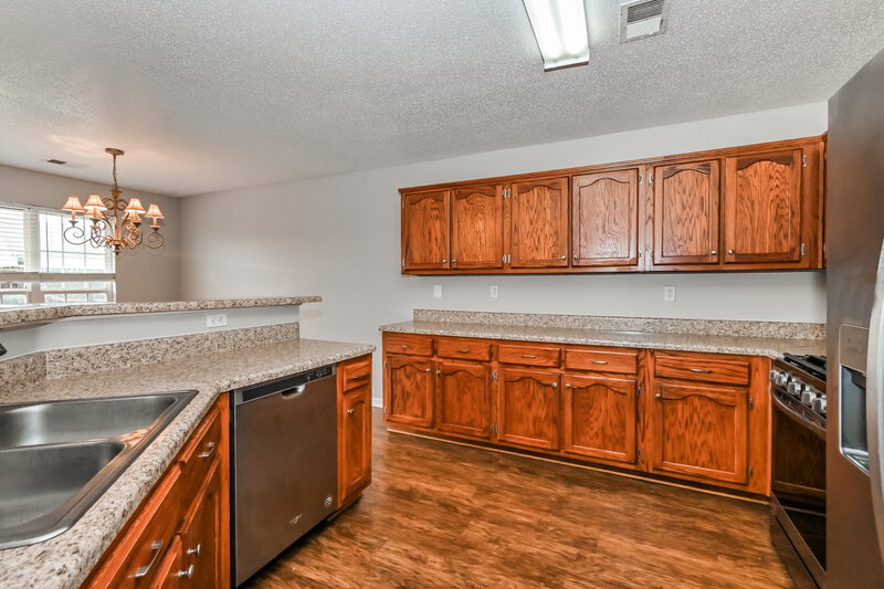 2,275/Mo, 5727 Hunters Chase Southaven, MS 38672 Kitchen View