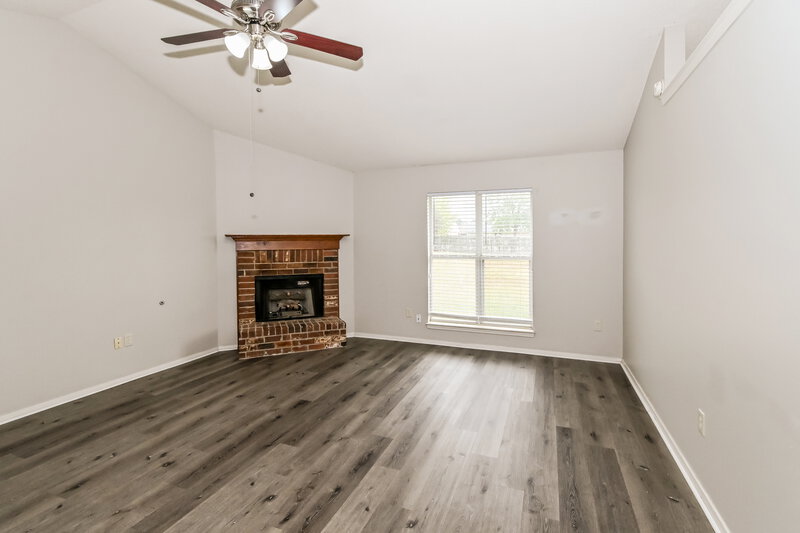 1,745/Mo, 6314 Oak Run Dr E Olive Branch, MS 38654 Living Room View 2