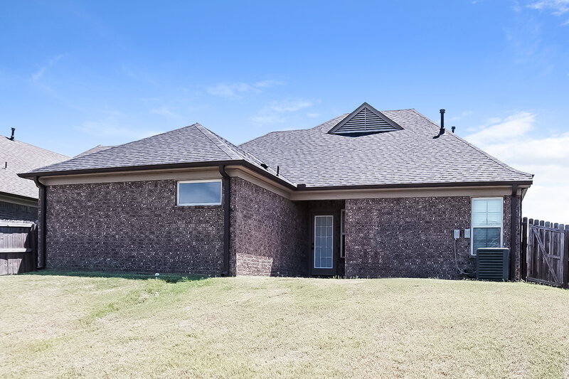 2,035/Mo, 7901 Ironwood Dr Southaven, MS 38671 Rear View