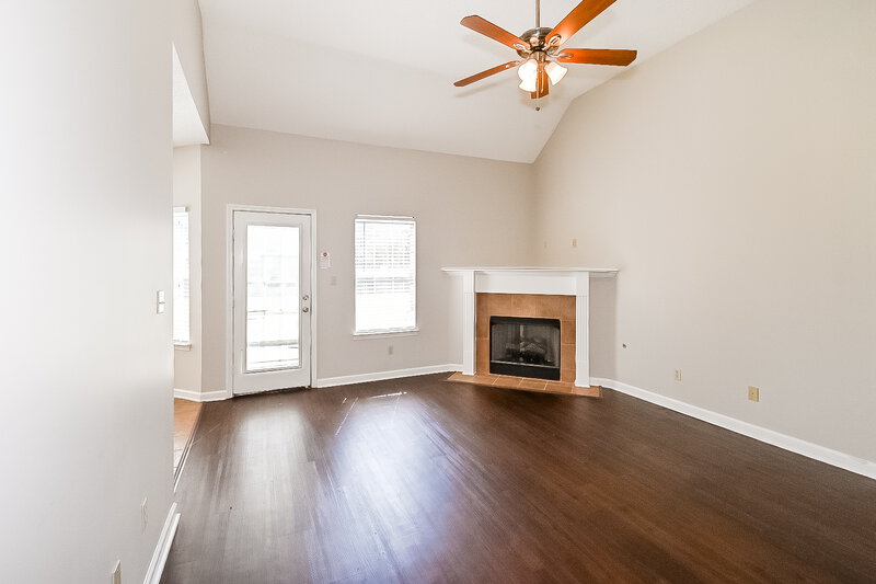3,030/Mo, 9094 William Paul Dr Olive Branch, MS 38654 Living Room View
