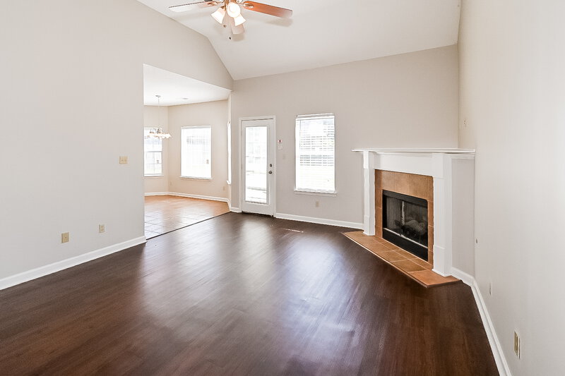 3,030/Mo, 9094 William Paul Dr Olive Branch, MS 38654 Living Room View 2
