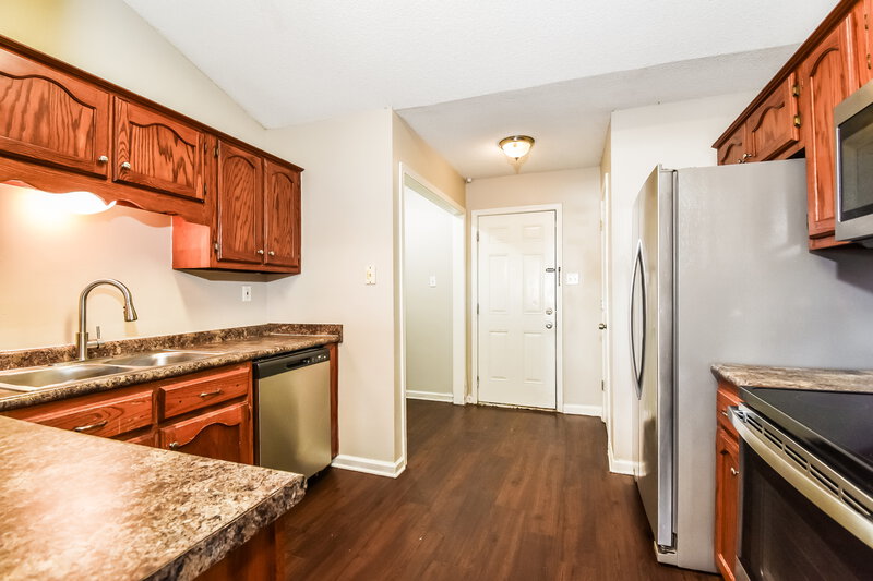 1,485/Mo, 5620 Kaitlyn Dr W Walls, MS 38680 Kitchen View 2