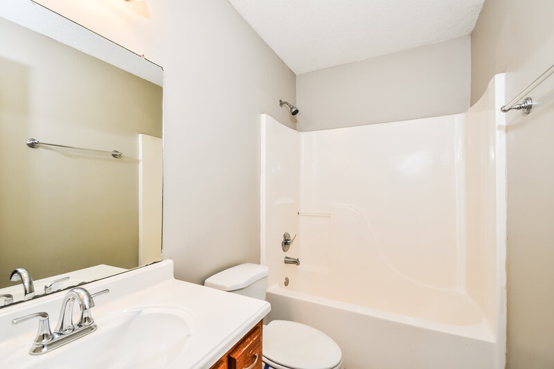 1,485/Mo, 5620 Kaitlyn Dr W Walls, MS 38680 Bathroom View