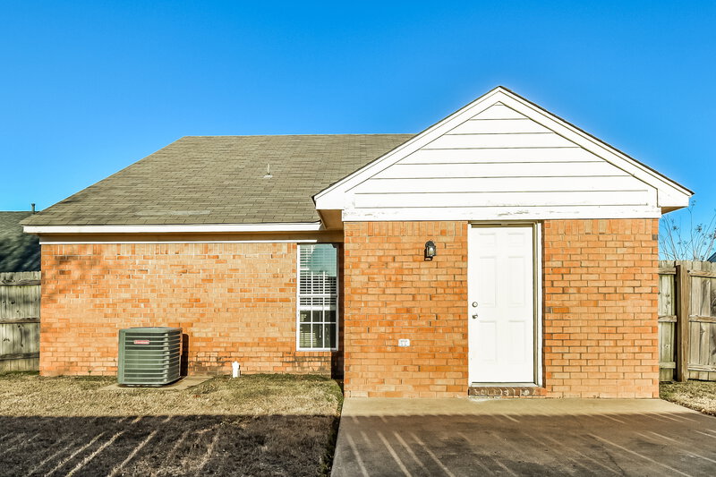 1,485/Mo, 5620 Kaitlyn Dr W Walls, MS 38680 Rear View 2