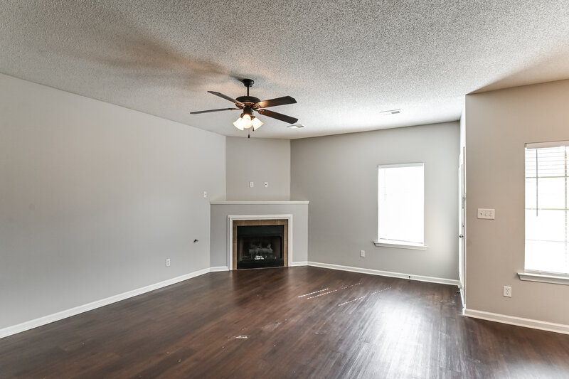 2,185/Mo, 4266 Markston Drive Southaven, MS 38672 Living Room View 2