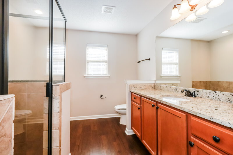1,955/Mo, 9460 Eckley Pl Cordova, TN 38018 Main Bathroom View