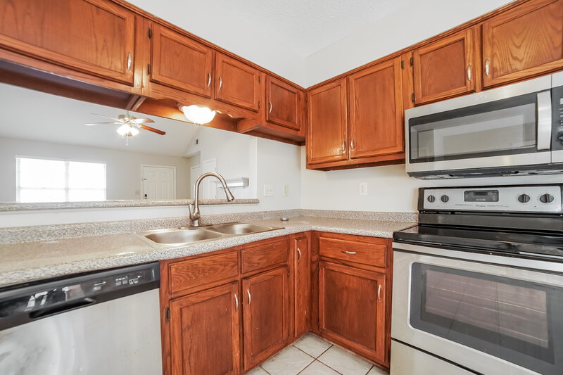 2,140/Mo, 7090 Foxhall Dr Horn Lake, MS 38637 Kitchen View
