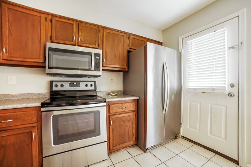 2,140/Mo, 7090 Foxhall Dr Horn Lake, MS 38637 Kitchen View 2