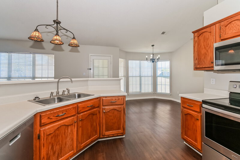 1,660/Mo, 1718 W Sarah Ann Dr Southaven, MS 38671 Kitchen View