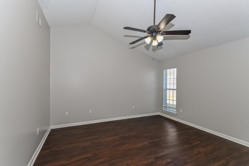 1,660/Mo, 1718 W Sarah Ann Dr Southaven, MS 38671 Main Bedroom View 2