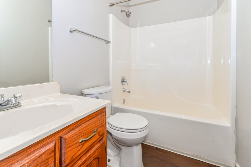 1,660/Mo, 1718 W Sarah Ann Dr Southaven, MS 38671 Bathroom View