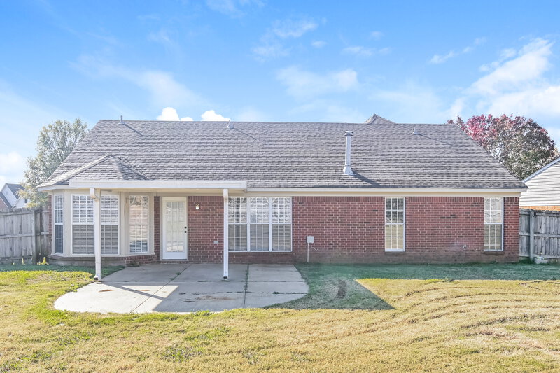 1,660/Mo, 1718 W Sarah Ann Dr Southaven, MS 38671 Rear View