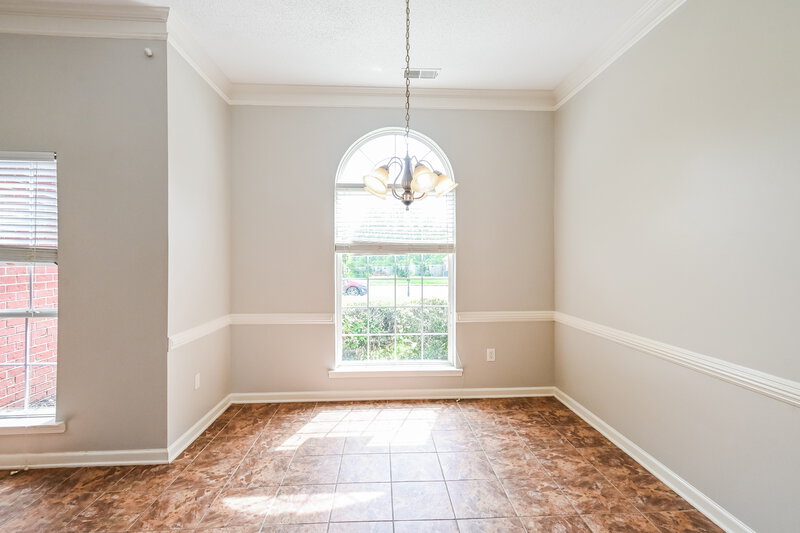 3,260/Mo, 8415 N Linda Shore Dr Southaven, MS 38672 Dining Room View