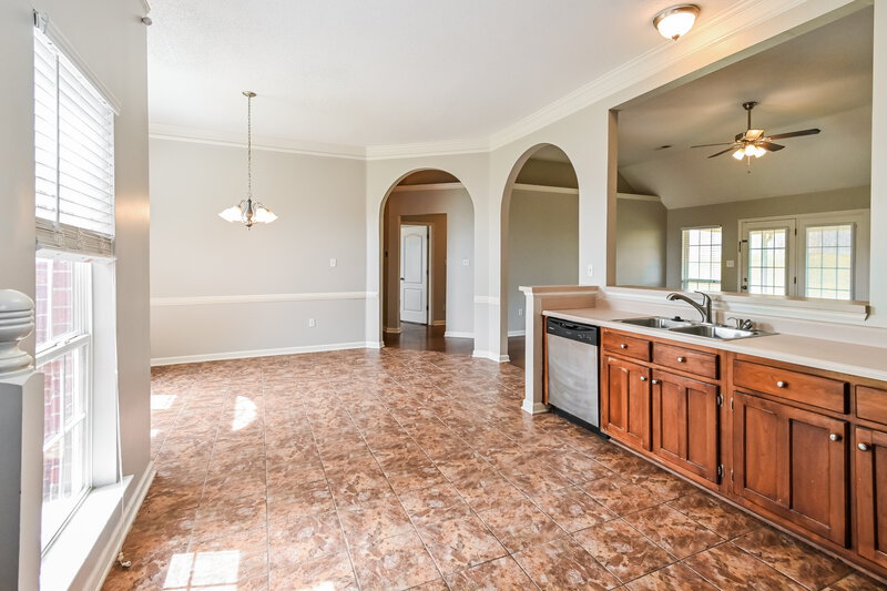 3,260/Mo, 8415 N Linda Shore Dr Southaven, MS 38672 Kitchen View