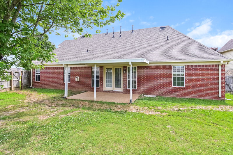 3,260/Mo, 8415 N Linda Shore Dr Southaven, MS 38672 Rear View