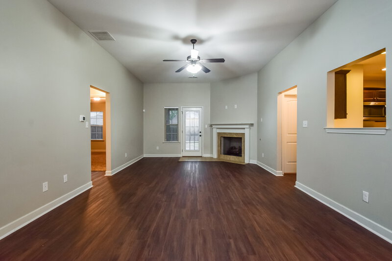 1,775/Mo, 1421 Hemlock Dr Southaven, MS 38671 Living Room View