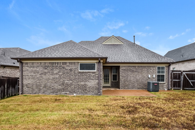 1,775/Mo, 1421 Hemlock Dr Southaven, MS 38671 Rear View 2