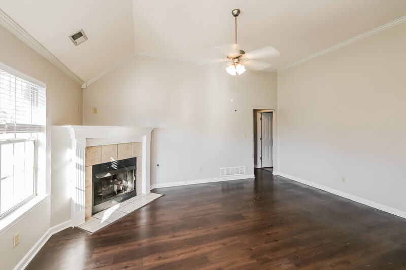 2,900/Mo, 4191 Carroll Dr W Horn Lake, MS 38637 Living Room View 2