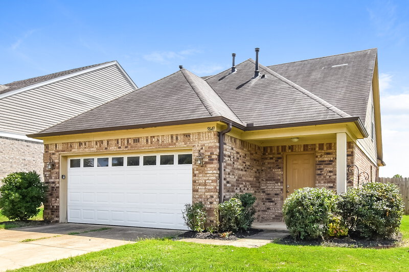 2,650/Mo, 9849 White Poplar Drive Olive Branch, MS 38654 Front View 2