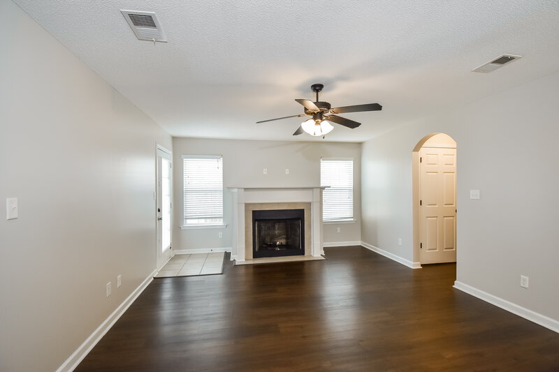 2,650/Mo, 9849 White Poplar Drive Olive Branch, MS 38654 Living Room View 2