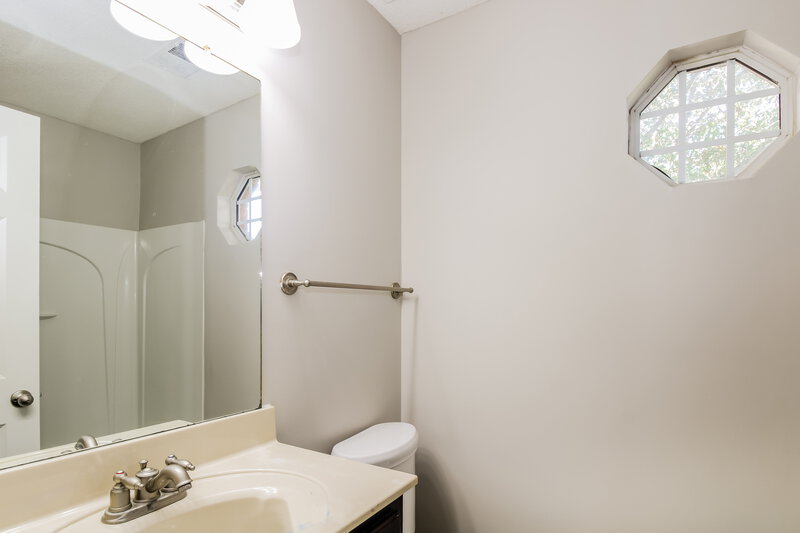 2,320/Mo, 6911 White Hawk Ln Olive Branch, MS 38654 Bathroom View 2