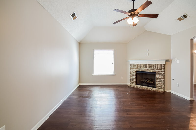1,885/Mo, 9435 Darren Cir S Cordova, TN 38018 Living Room View 2