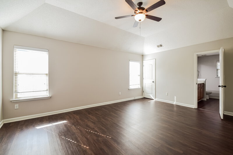 1,885/Mo, 9435 Darren Cir S Cordova, TN 38018 Main Bedroom View 2