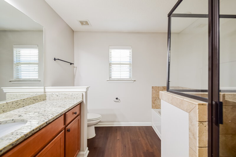 1,885/Mo, 9435 Darren Cir S Cordova, TN 38018 Main Bathroom View