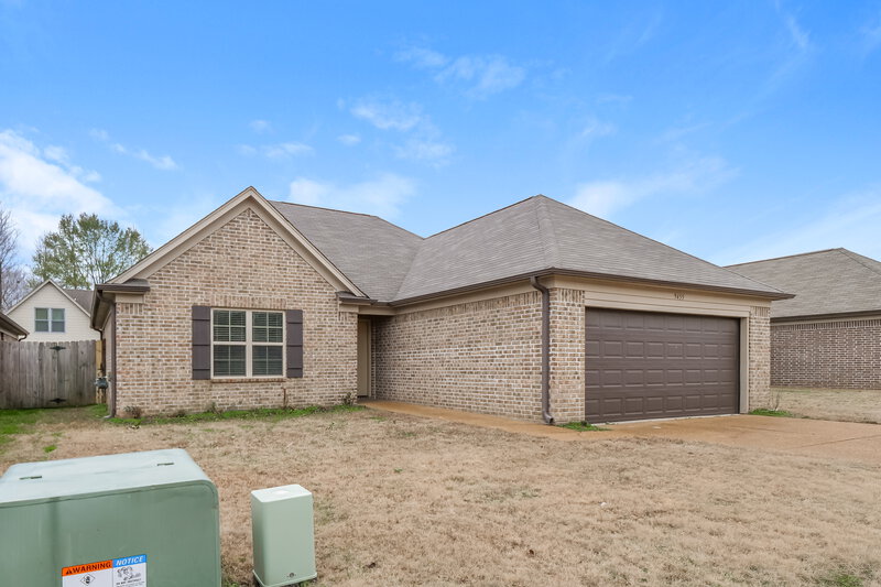 1,840/Mo, 9455 Darren Cir S Cordova, TN 38018 Front View