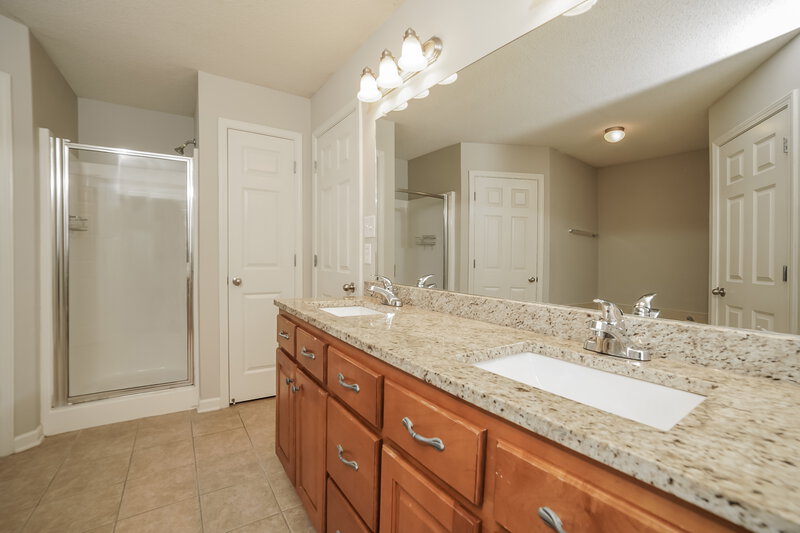 1,755/Mo, 1454 Trafalgar Cv Southaven, MS 38671 Main Bathroom View 2