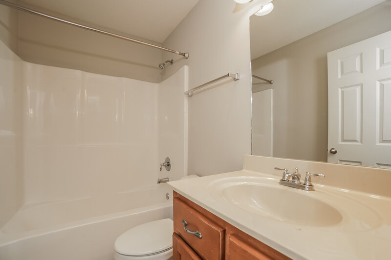 1,755/Mo, 1454 Trafalgar Cv Southaven, MS 38671 Bathroom View