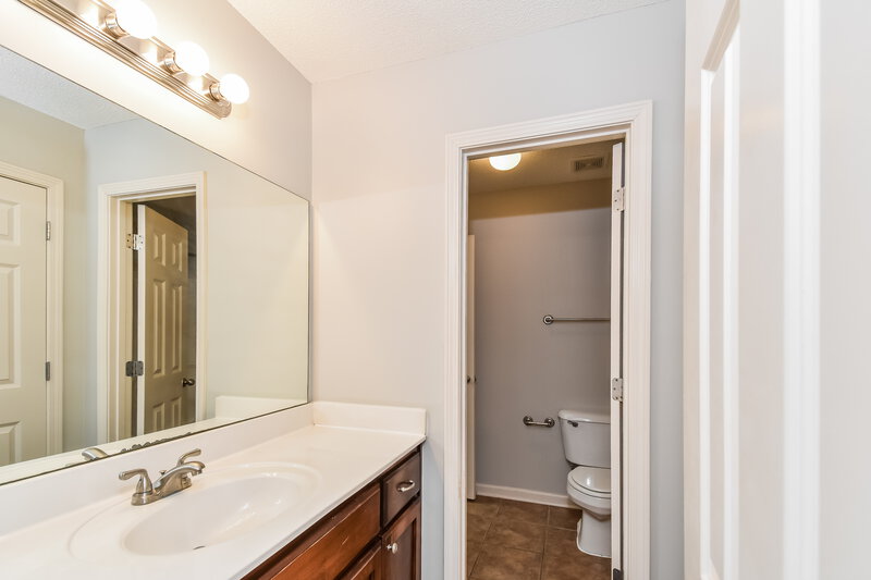 2,645/Mo, 4154 Lexi Dr Olive Branch, MS 38654 Bathroom View 2