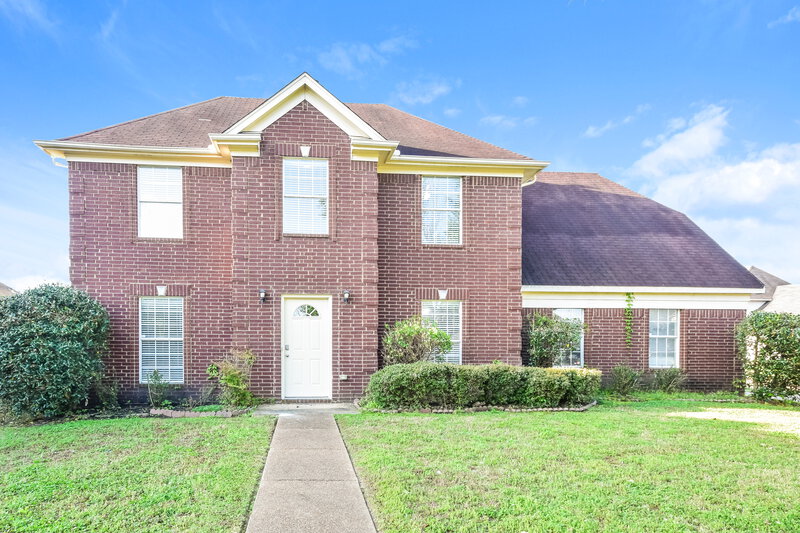 2,115/Mo, 7837 Pinefrost Ln Memphis, TN 38125 Front View