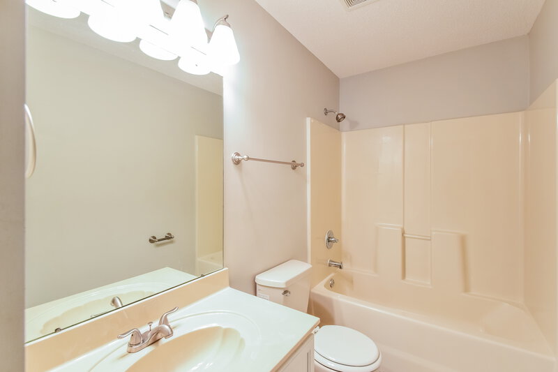2,115/Mo, 7837 Pinefrost Ln Memphis, TN 38125 Bathroom View