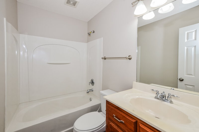 1,970/Mo, 2798 Shady Well Cv Cordova, TN 38016 Bathroom View 2