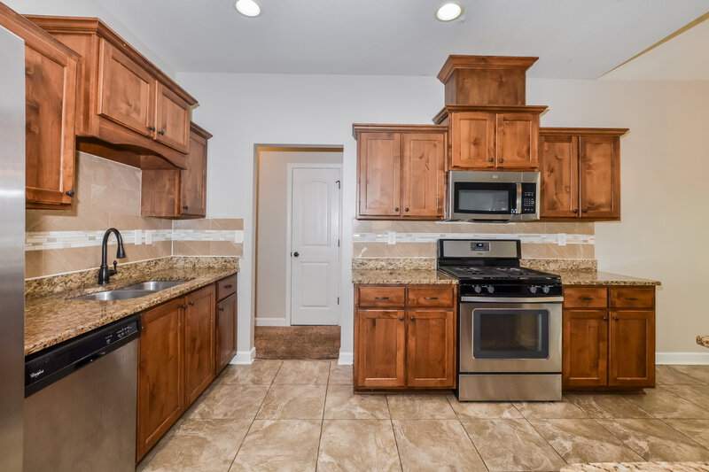2,530/Mo, 2674 Champion Hills Dr Southaven, MS 38672 Kitchen View