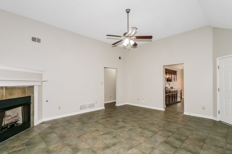 1,620/Mo, 8682 Cat Tail Dr Southaven, MS 38671 Living Room View 2