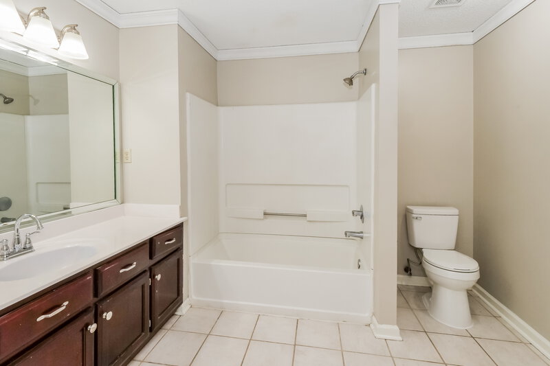 1,620/Mo, 8682 Cat Tail Dr Southaven, MS 38671 Main Bathroom View