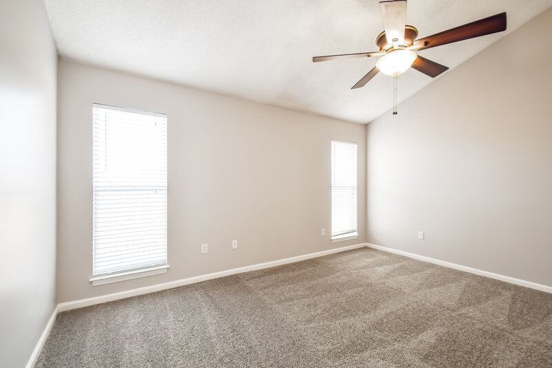 1,790/Mo, 7776 Parkwood Cove Southaven, MS 38671 Main Bedroom View 2