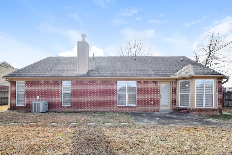 1,790/Mo, 7776 Parkwood Cove Southaven, MS 38671 Rear View