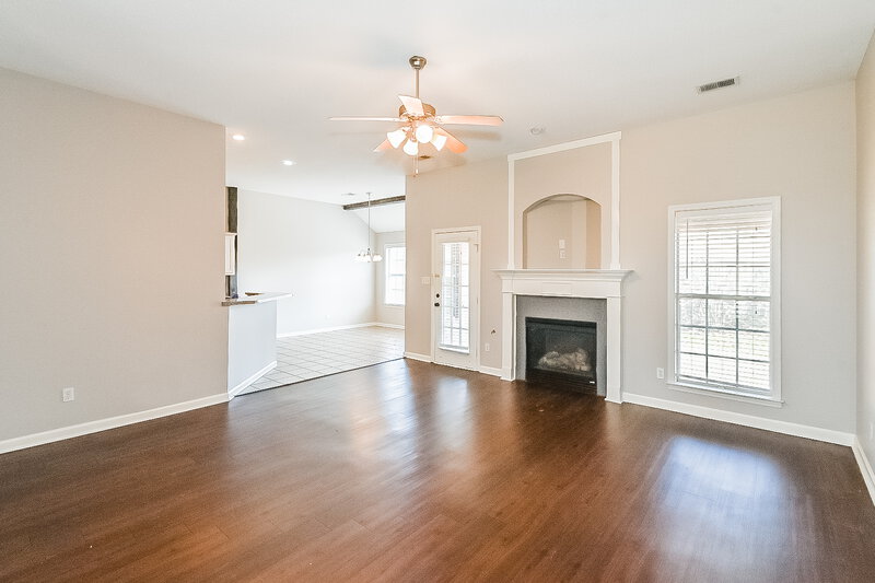 2,075/Mo, 7854 Meadow Ridge Lane Olive Branch, MS 38654 Living Room View 2