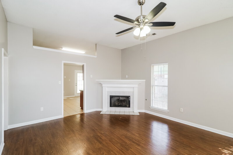 1,590/Mo, 7366 Pecan Meadow Dr E Olive Branch, MS 38654 Living Room View 2