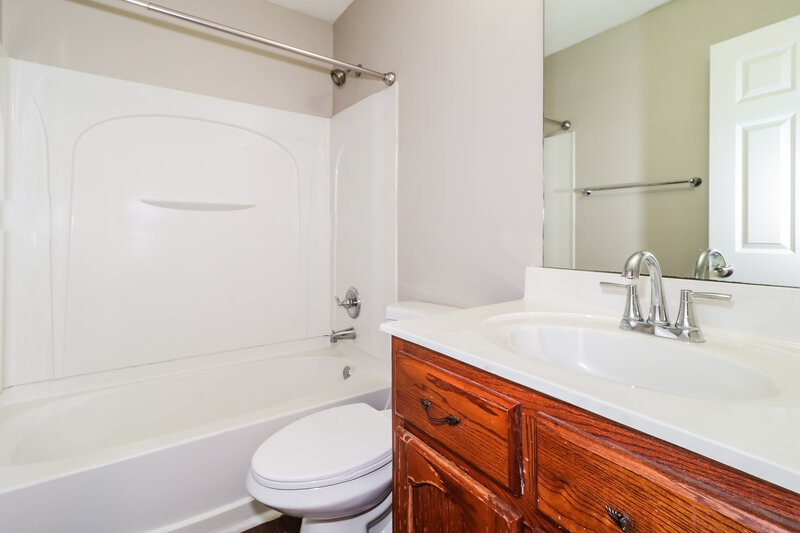 1,590/Mo, 7366 Pecan Meadow Dr E Olive Branch, MS 38654 Bathroom View