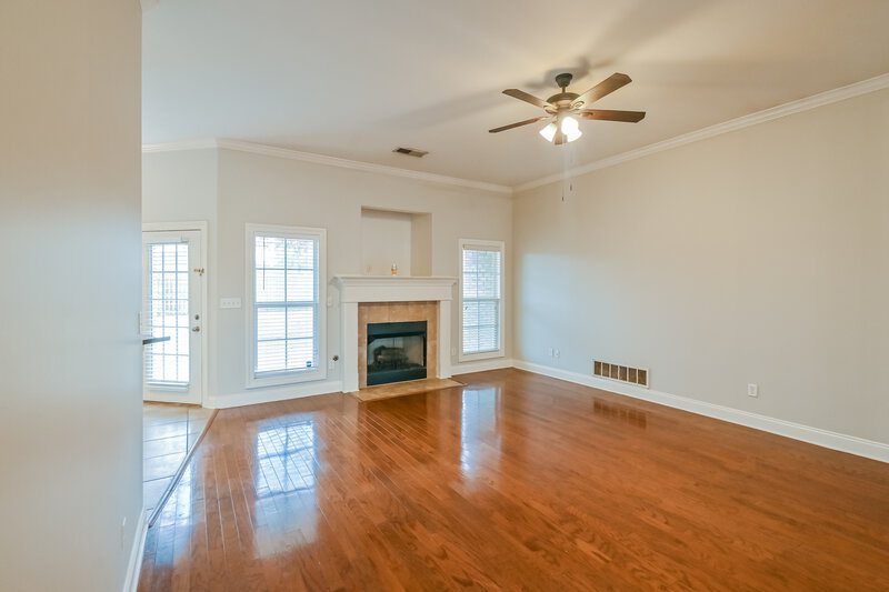 3,460/Mo, 2913 Summer Oaks Place Southaven, MS 38672 Living Room View 3